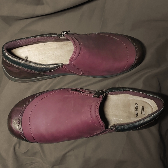 NEW Earth Origins Leather Clogs in Rouge Merlot - Picture 11 of 16